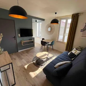 https://residence-agnelas-1-proche-hopital.hotels-rhonealpes.com